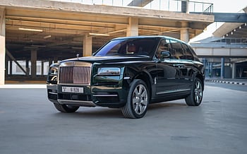 إيجار Rolls Royce Cullinan (أخضر), 2021 في دبي