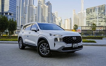 Hyundai Santa Fe (Pearl White), 2023 for rent in Dubai