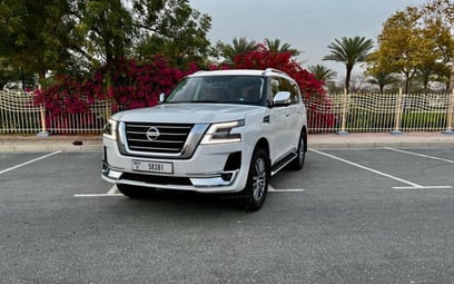 Nissan Patrol Platinium (Белый), 2022 для аренды в Дубай