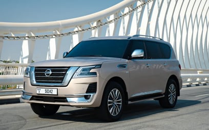 Nissan Patrol Platinum V8 (Бежевый), 2021 для аренды в Дубай