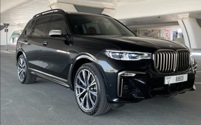 BMW X7 M50i (Черный), 2021 для аренды в Дубай