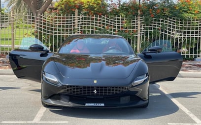 Ferrari Roma (Черный), 2021 для аренды в Дубай