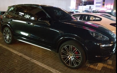 إيجار Porsche Cayenne S (أسود), 2017 في دبي