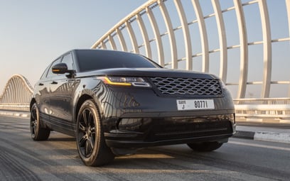 Range Rover Velar (Черный), 2020 для аренды в Дубай