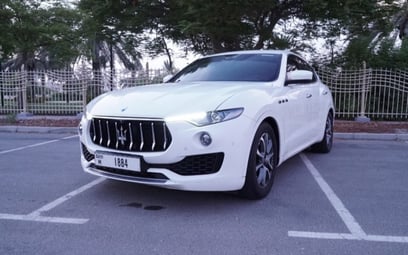 Maserati Levante (Ярко-белый), 2018 для аренды в Дубай