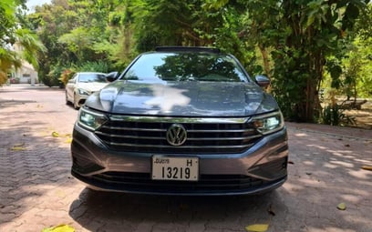 Volkswagen Jetta (Темно-серый), 2019 для аренды в Дубай