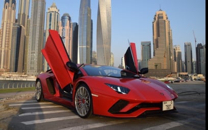 Lamborghini Aventador S (Красный), 2019 для аренды в Дубай