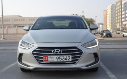 Hyundai Elantra (Серебро), 2017 для аренды в Абу-Даби