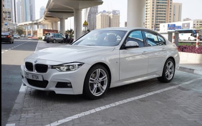 إيجار BMW 318 (أبيض), 2019 في الشارقة