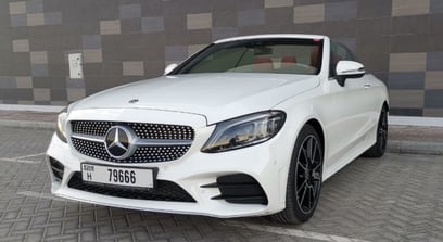 Mercedes C200 Convertible (Белый), 2020 для аренды в Дубай