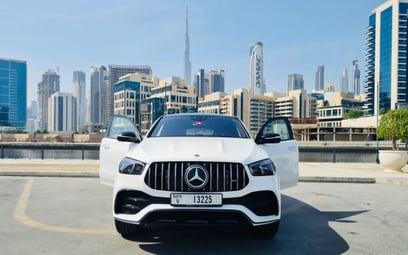 إيجار Mercedes GLE53 (أبيض), 2022 في دبي