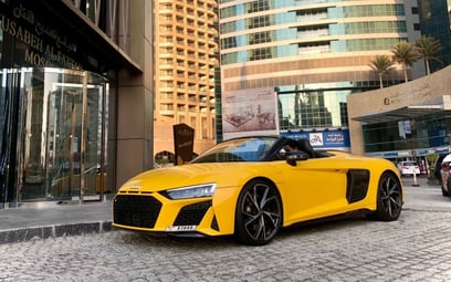 Audi R8- V10 SPYDER (Желтый), 2021 для аренды в Дубай