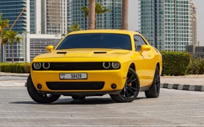 Dodge Challenger (Желтый), 2018 для аренды в Дубай