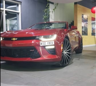Chevrolet Camaro Convertible V8 (Красный), 2017 для аренды в Дубай