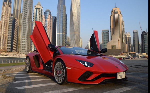 إيجار Lamborghini Aventador S (أحمر), 2019 في دبي