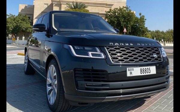 Range Rover Vogue V6 (Черный), 2021 для аренды в Дубай
